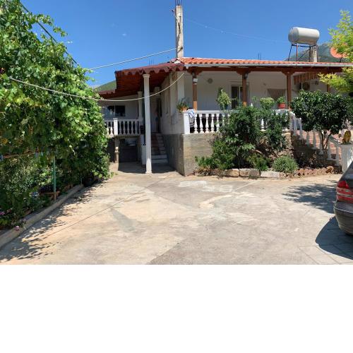 Denaj House