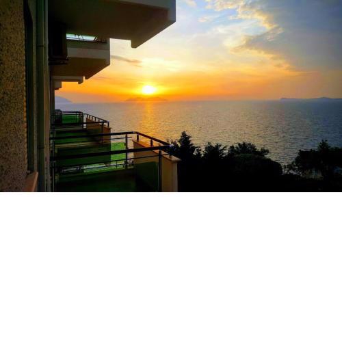Deni Sea View Apartment