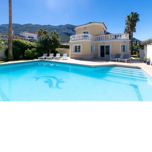 Denia Villa Sleeps 8 Pool Air Con WiFi