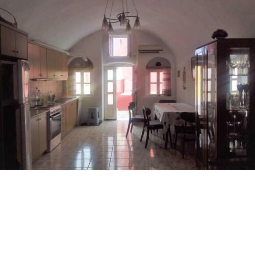 Des Art Cave House