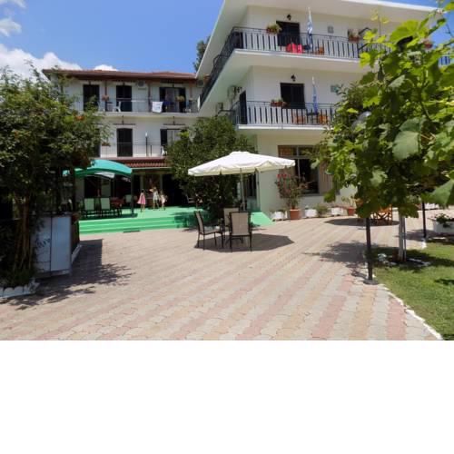 Des Roses Hotel