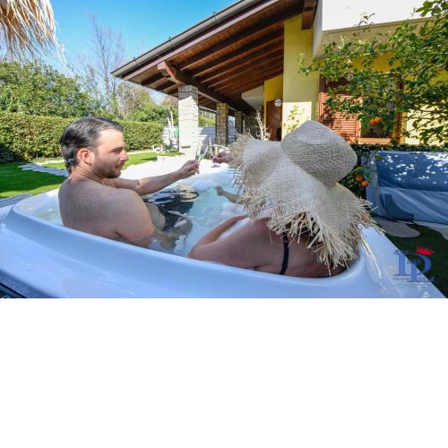 DesenzanoLoft Luxury suite with jacuzzi and garden