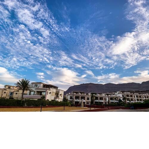 Desert Oasis With Amazing Sea And Mountain Views