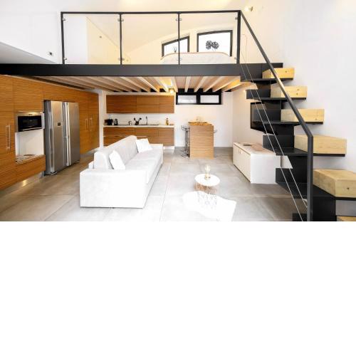 Design Central Apartment