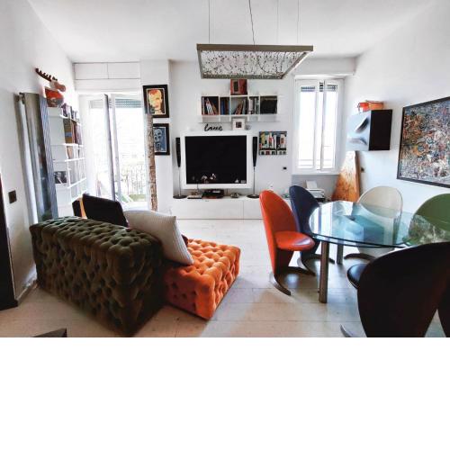 *****Design Loft with suite 150m from the Sea