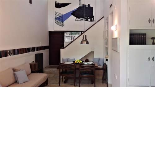 Design Maisonette, 1 Min walk from the Beach