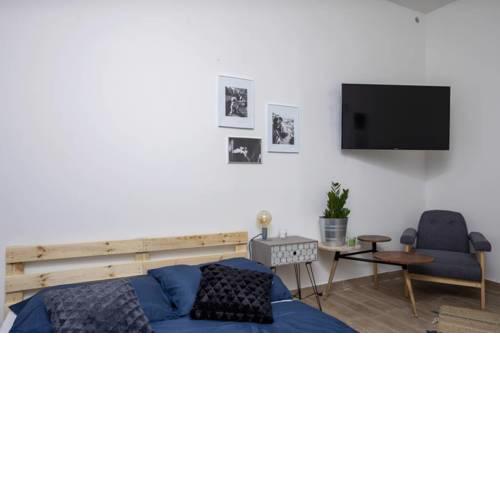 DESIGN party flat close to the city center+NETFLIX