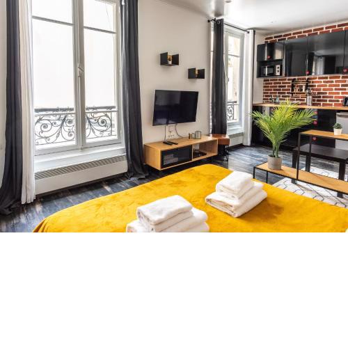 Design Studio near metro and Eiffel Tower
