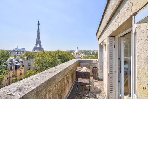 Designed Studio with AC-Terrasse Vue Tour Eiffel