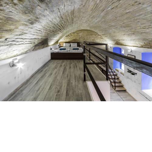 Designer apartment 15 meters from Gozsdu