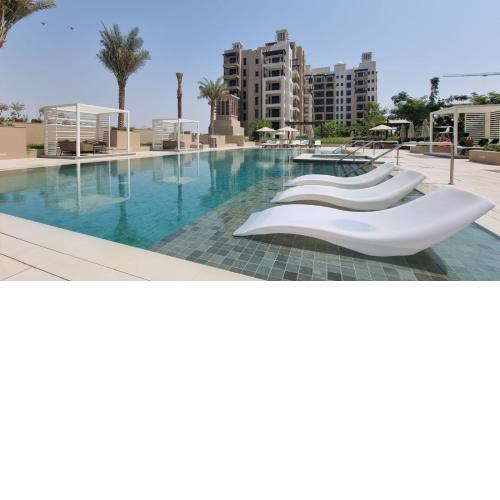 Designer Apartment Next To Burj Al Arab & Beach