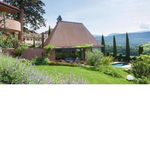 Designvilla im Weindorf Kaltern am See, mit Freischwimmbad, Whirlpool, Sauna und großem Garten zur