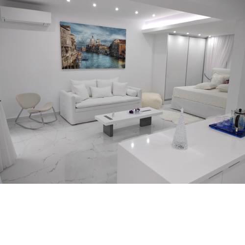 Despinas Luxury Suite Downtown