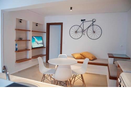 Detached house in the center of city kos,next to the sea