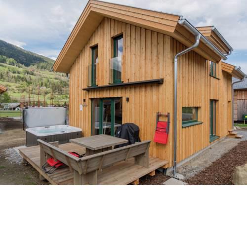 Detached luxury chalet with wellness room and outdoor jacuzzi at the foot of the Kreischberg