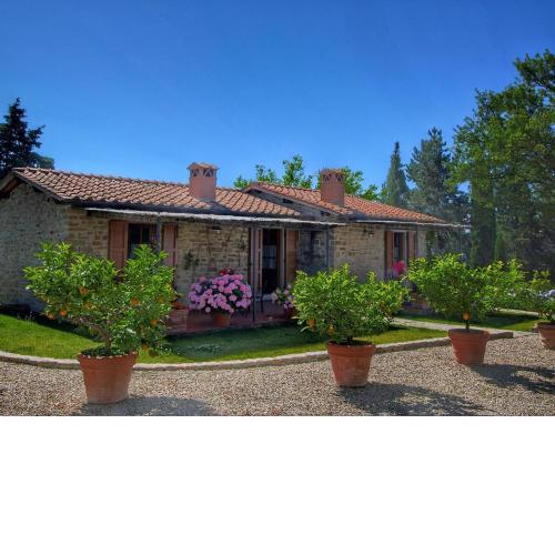 Detached villa for 6 pers with outdoor swimming pool