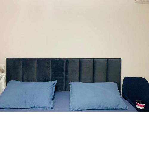 Diara’s apartment