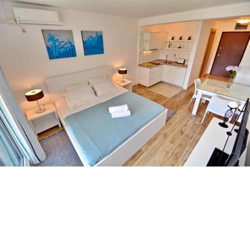 Dimitris Apartments