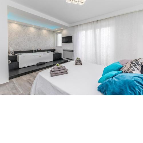 Dimora Alighieri by Meravigliosa Puglia RealEstate