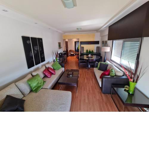 Dinas Sea View Apartment