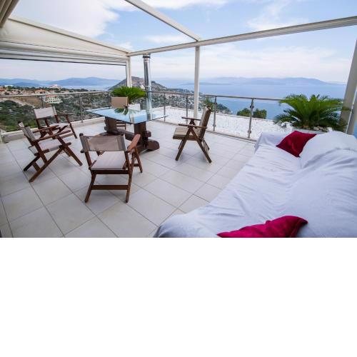 Dione Villa