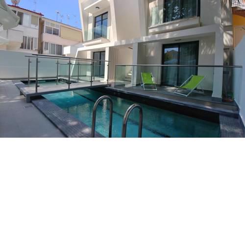 Dioni Luxurious & stylish apartment with swimming pool