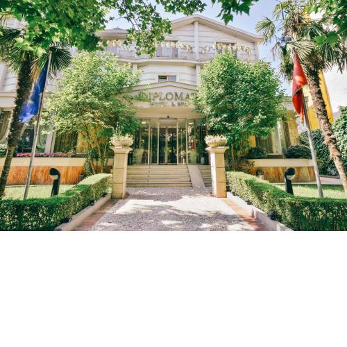Diplomat Hotel & Spa