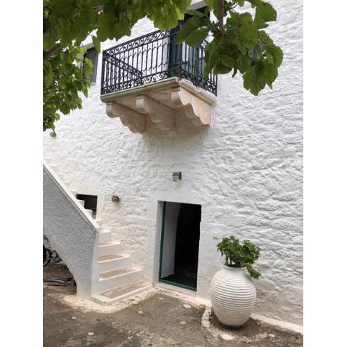 DIROS TRADITIONAL HOUSE