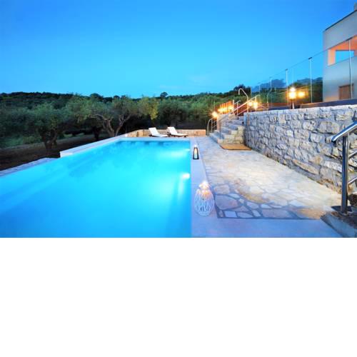disCrete Villa Lappa