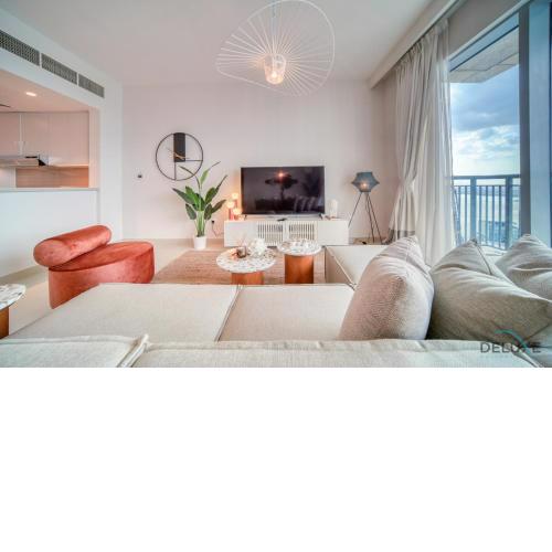 Distinguished 3BR with Assistants Room at Harbour Views Tower 1 By Deluxe Holiday Homes