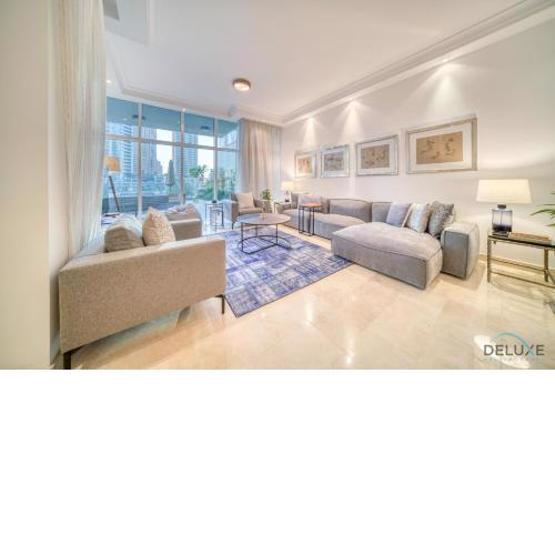 Distinguished 4BR Villa with 2 Assistant’s Room at Marinascape Dubai Marina by Deluxe Holiday Homes