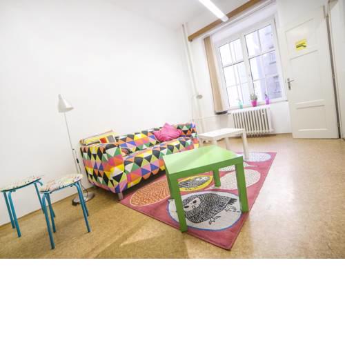 Dizzy Daisy Hostel