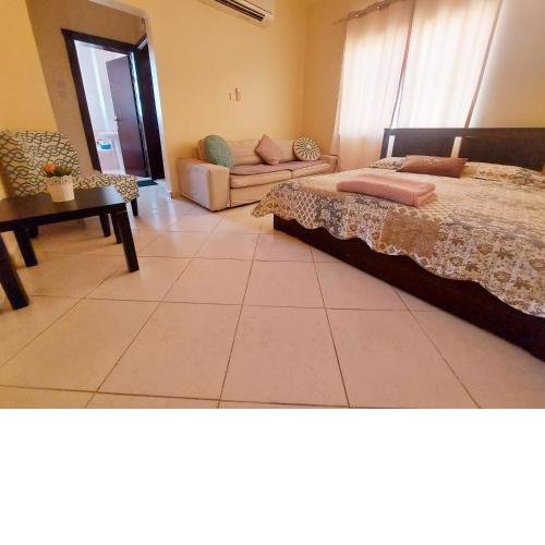 DO ALL BY WALKING DISTANCE IN ALAIN