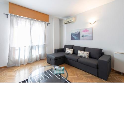 DOBO ROOMS FERNANDEZ