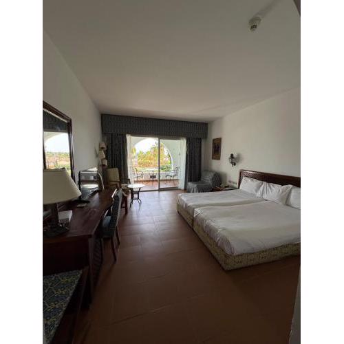 Domina coral bay