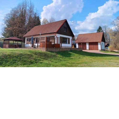 Domov na horách - Krkonoše - krb, velká zahrada, dětské hřiště