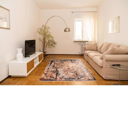 Domus Verona - Elegante residenza con affaccio su Porta Leoni