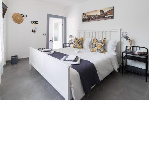 DomusBergamo - Apartment in Historic Street
