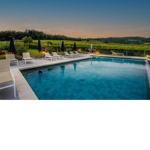 Donato Farmhouse Apartment with shared Pool