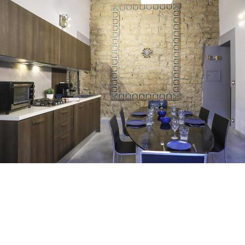 Donna Consiglia Design Apartment by Wonderful Italy