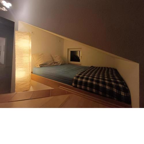 Doppel Bett in Terrace (seperated from the common area with curtains)