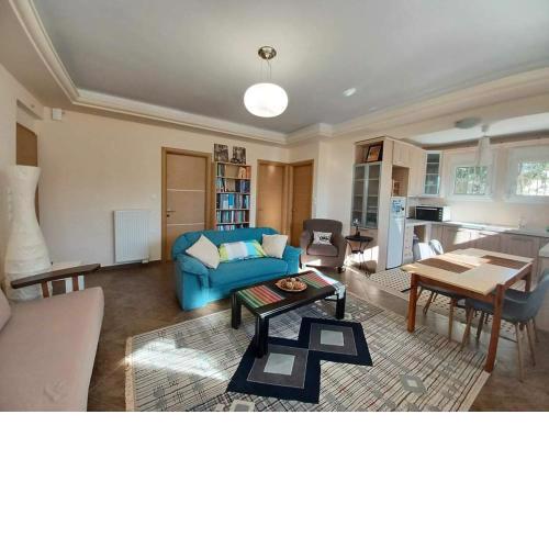 Dora's apartment in a beautiful maisonette-Volos