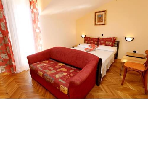 Double Room Duce 10303c