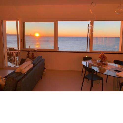 Dove il sole sorge sul mare