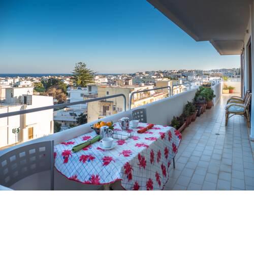 DOWN TOWN RHODES APARTMENT SEA VIEw