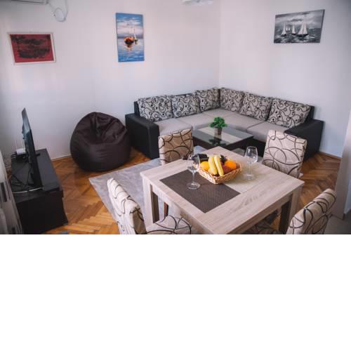 Downtown apartment Bar