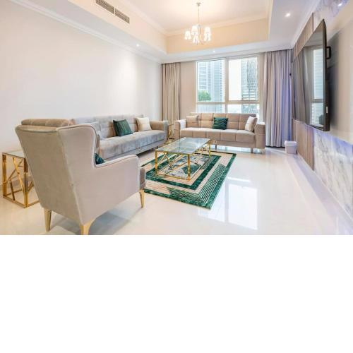 Downtown luxury 1 BR 5 minutes from Dubai Mall !!