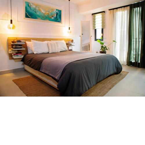 Downtown luxury apartment