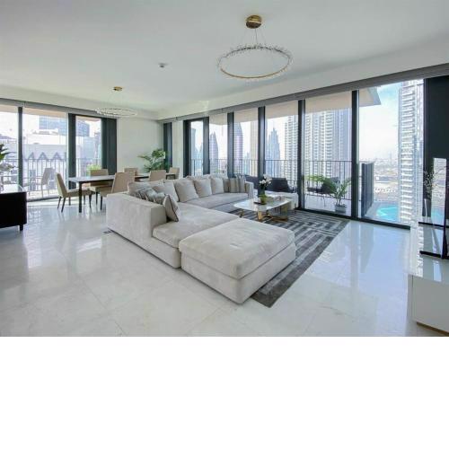 Downtown Penthouse 3BDR With Office