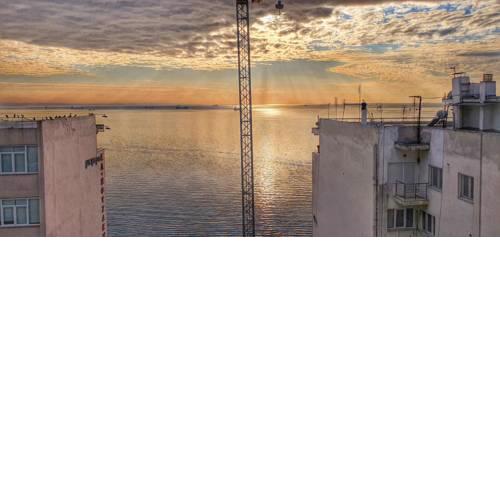Downtown Sea View Luxury Suite